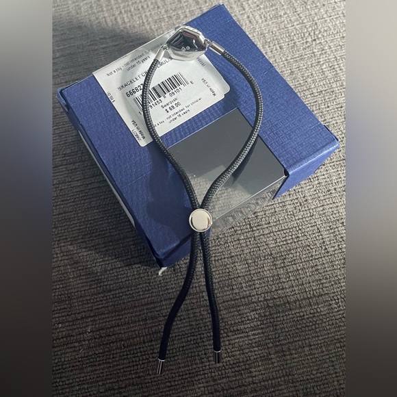 💚💚💚 SWAROVSKI CRYSTAL CORD SLIDE BRACELET.
New in Box; stored in a drawer. - Picture 2 of 8